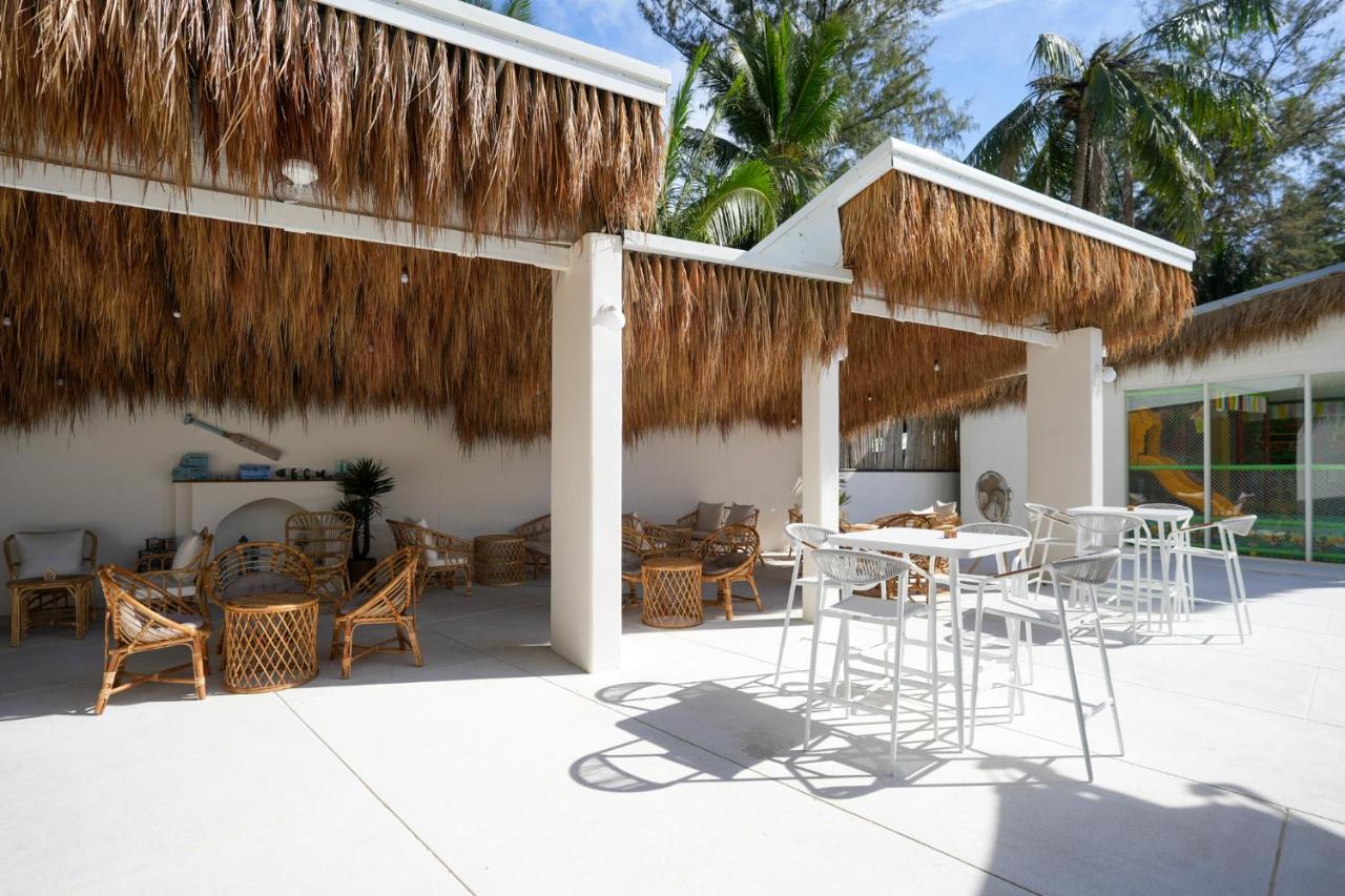 Arinara Beach Resort Phuket - Sha Extra Plus Бангтао-Біч Екстер'єр фото