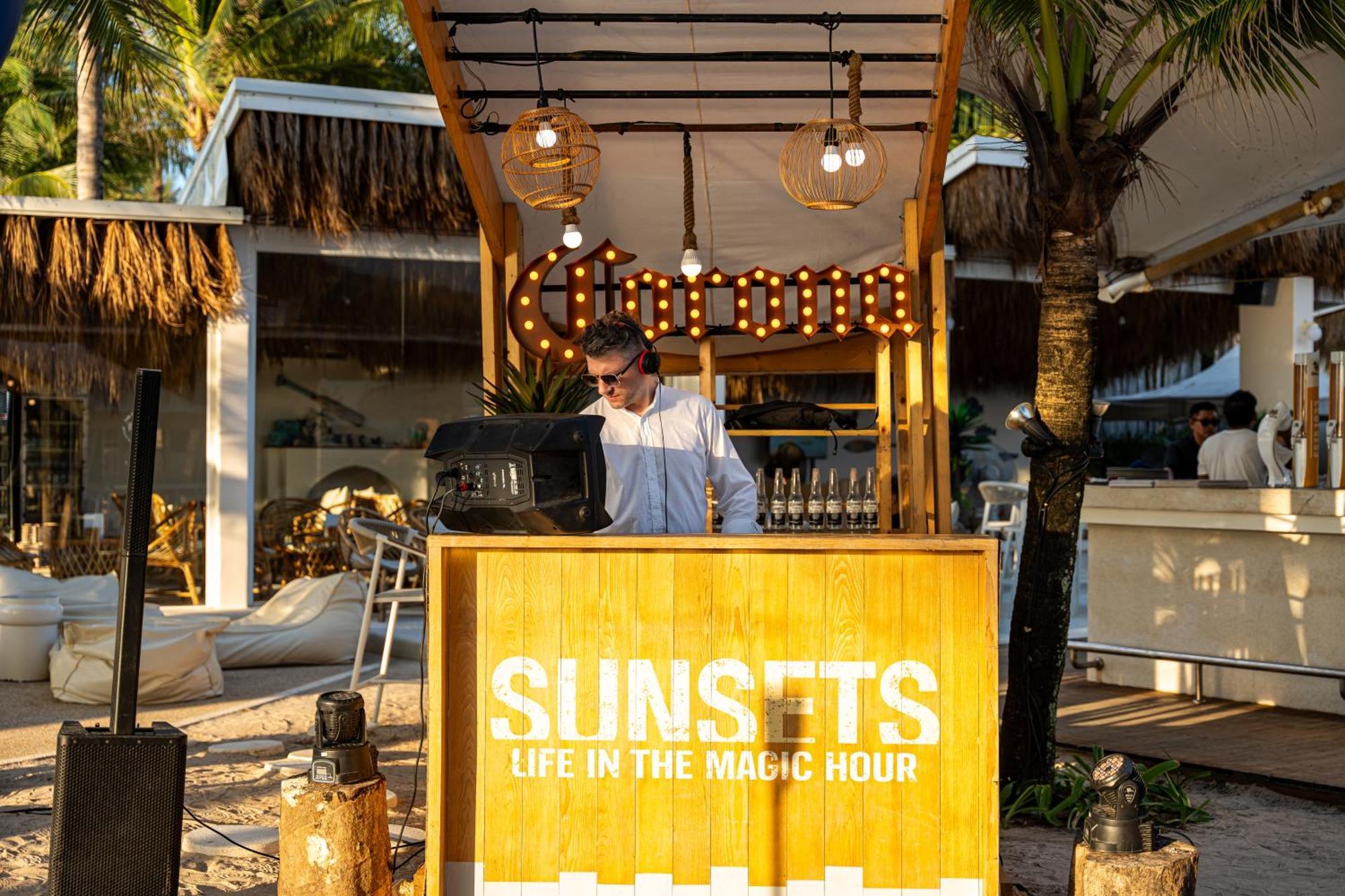 Arinara Beach Resort Phuket - Sha Extra Plus Бангтао-Біч Екстер'єр фото